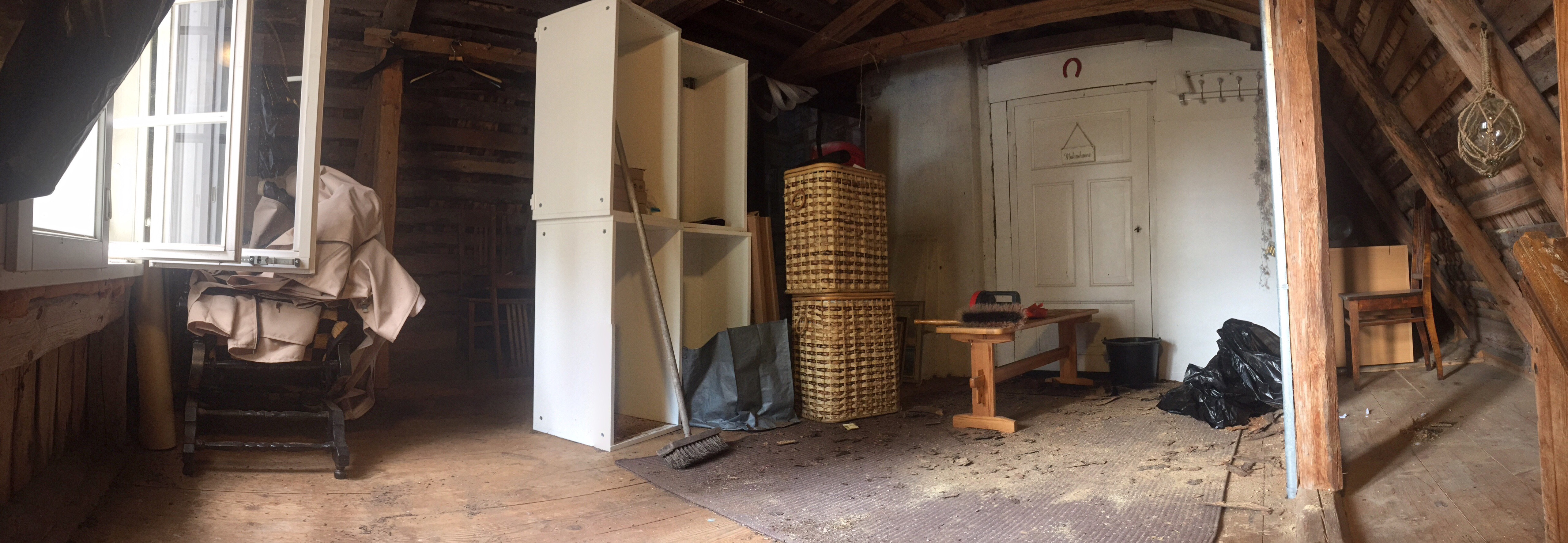 VIP_champagne_lounge_on_siivottu