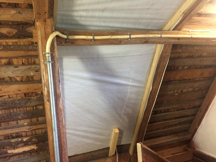 Ensimmäinen-aluskatteen_kiinnistys_tehty